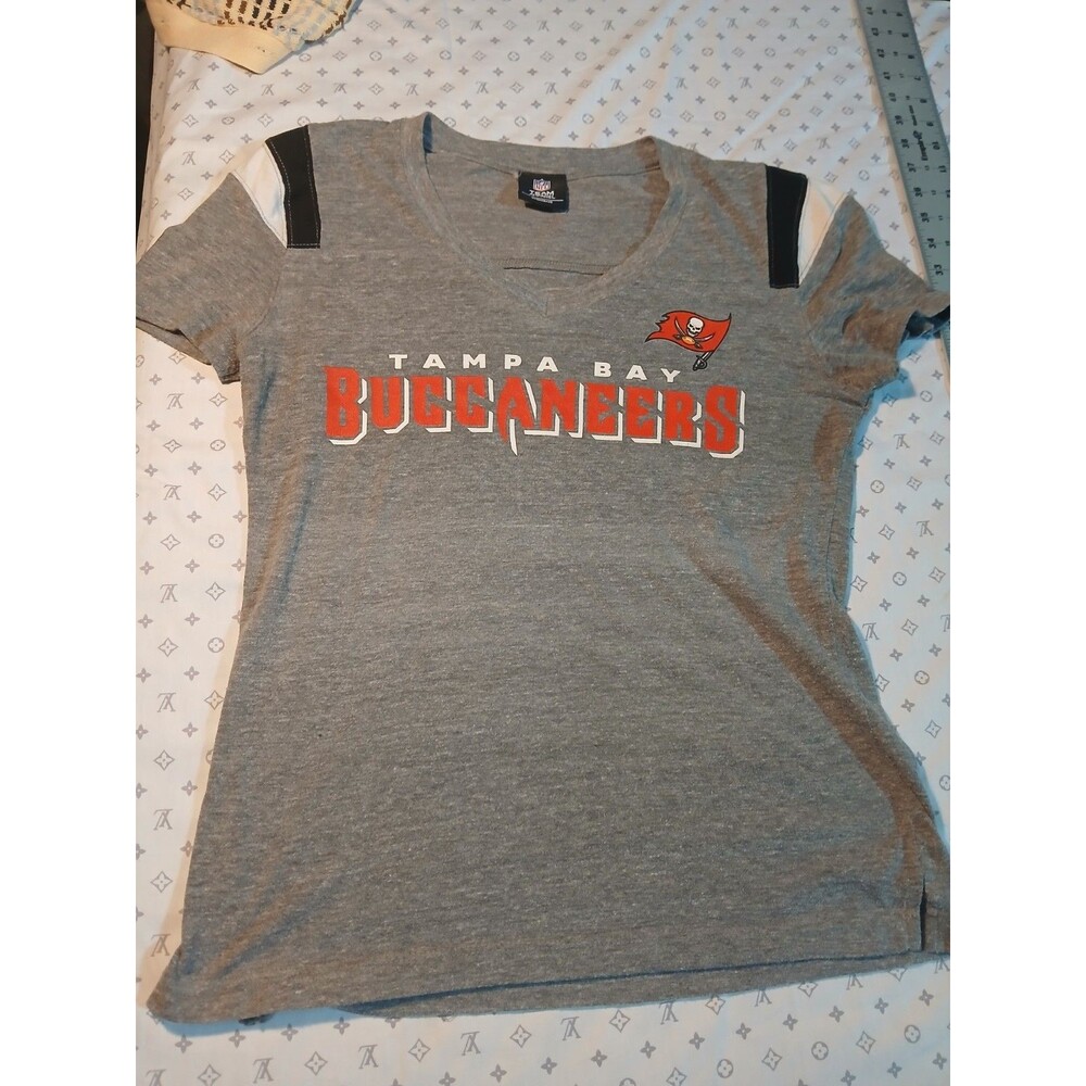 Team Apparel T Shirt Women Small Gray Red NFL Tampa Bay Buccaneers Football Team